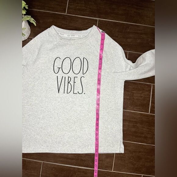 Rae Dunn “GOOD VIBES" Studio Raglan Sweatshirt sz Large - Picture 7 of 8